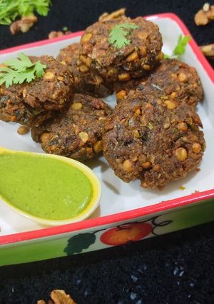 વોલનટ મસાલા વડા (Walnut Masala Vada Recipe In Gujarati) રેસીપી મુખ્ય ફોટો