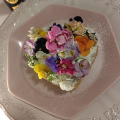 A picture of Garden of edibleflowers〜Mariage Freres….
