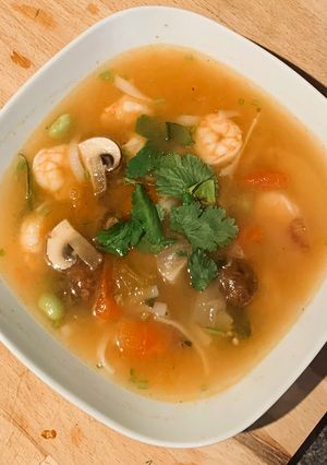 A picture of Tom yum soup.