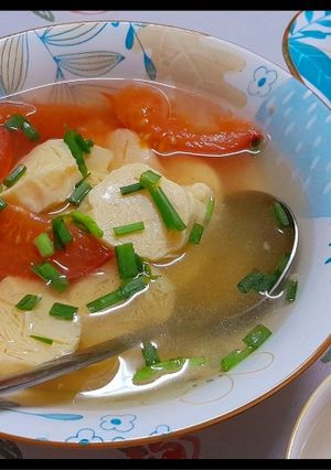 Hình của món Canh cà chua nấu đậu hũ non.