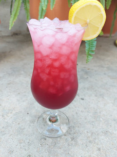 Una foto de Tequila Pomegranate Cóctel🍹