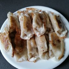 A picture of Fried Dumpling.
