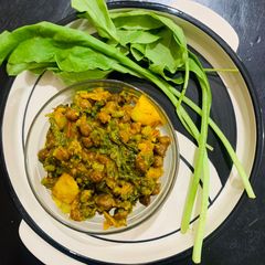 A picture of Palak Kala chana (Spinach with Bengal Gram).