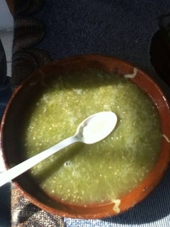 Una foto de Salsa verde de cilantro y tomatillo de milpa , estilo campirana
