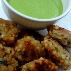 A picture of Sabudana Vada.