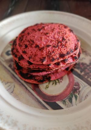 A picture of Flourless Pink pancakes 💗🥞.