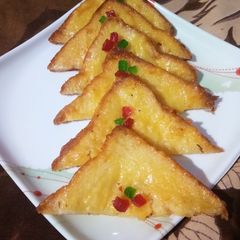 A picture of Custard Flavoured Bread Delights.