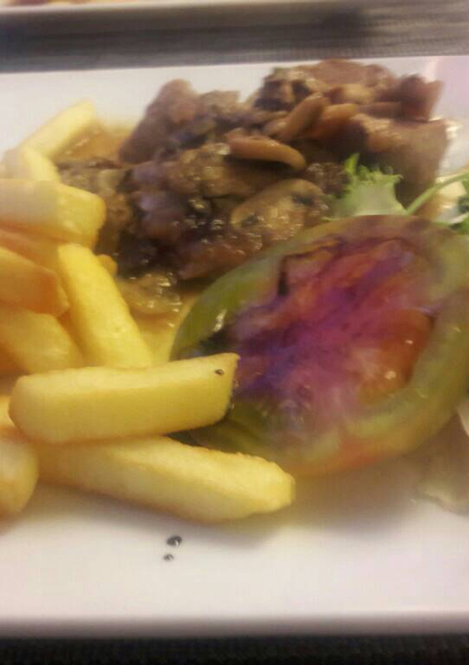 Una foto de Filete de res con champiñones