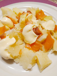 Una foto de Patatas con Salmón ahumado