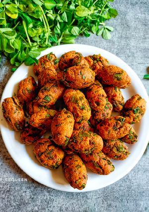 A picture of Methi Muthiya.