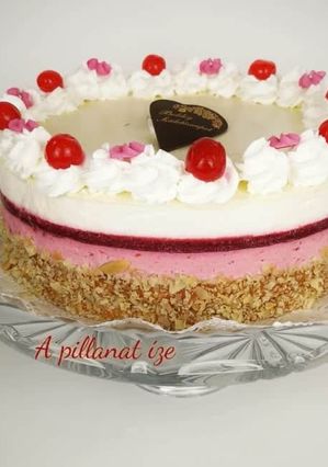 Meggyes-vaníliás torta recept fotója