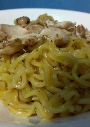 A picture of Chicken noodles.