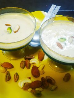 दूध रबड़ी (Doodh rabri recipe in hindi) रेसिपी मुख्य फोटो
