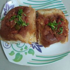 A picture of Masala pav.