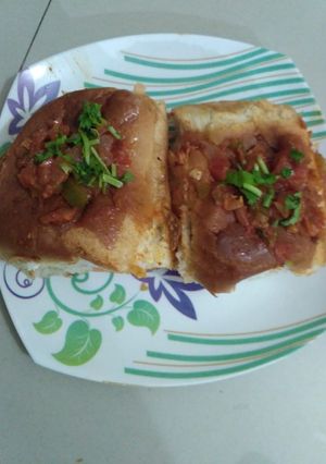 A picture of Masala pav.