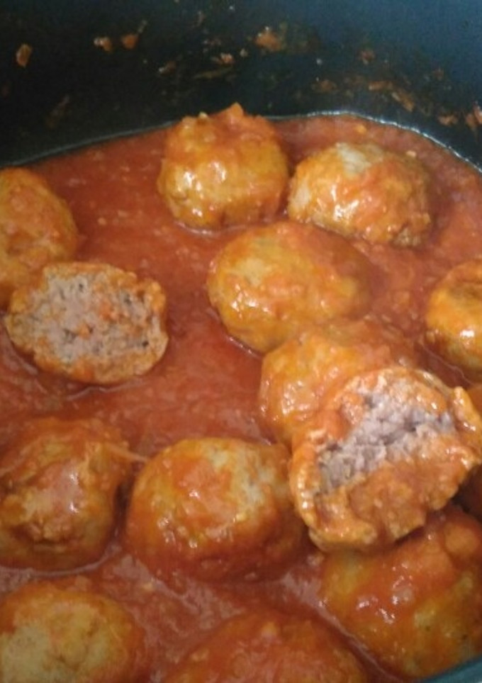 Una foto de Albóndigas caseras con tomate