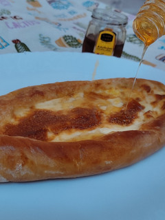 صورة لوصفة قوارب الجبن بالعسل
