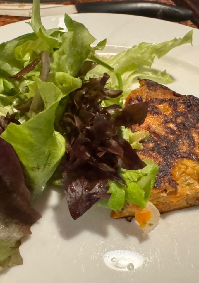 Una foto de TORTILLA DE BONIATOS ZANAHORIA y ECHALOTE o CEBOLLA