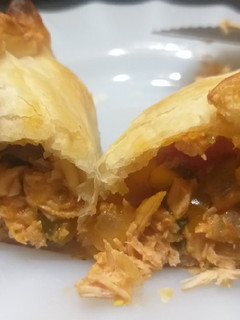 Una foto de Empanadas de Pollo.. Bien Suculentas 🤤... Fáciles y Ricas 😋