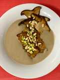 Crema de hongos con frutos secos