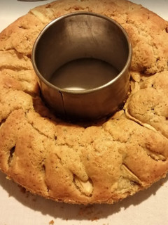 Foto di Ciambella soffice alle mele e gocce di cioccolato