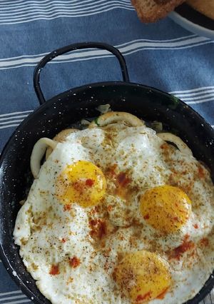 Une photo de Calamars aux œufs façon espagnol