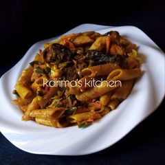 A picture of Stir fried pasta.