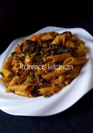 A picture of Stir fried pasta.