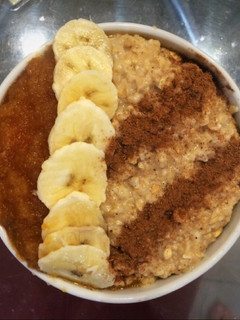 Una foto de Desayuno cremoso light de banana y avena. 3 ingredientes