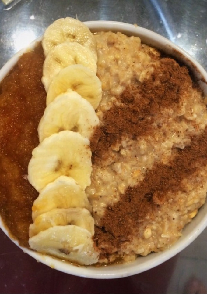 Una foto de Desayuno cremoso light de banana y avena. 3 ingredientes