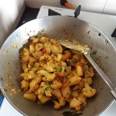 A picture of Dry Cauliflower potatoes veggie.