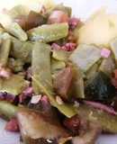 Judía verde con ajo, jamón y tomate