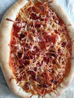 Una foto de Pizza con masa madre,