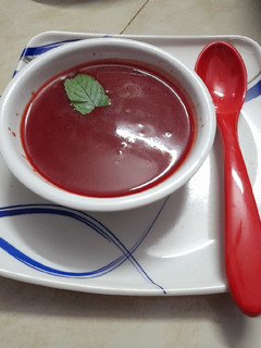बीट गाजर और टमाटर सूप (beet gajar aur tamatar soup recipe in Hindi) रेसिपी मुख्य फोटो