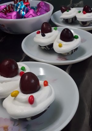 A picture of Chocolate and cream boat.