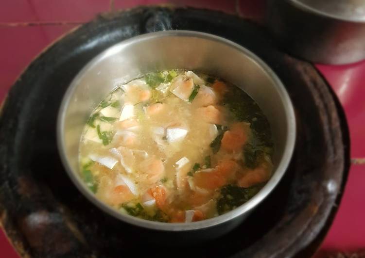 Cara Gampang Menyiapkan Sup ikan salmon + tahu putih Anti Gagal