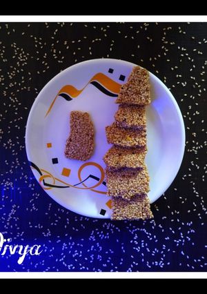 તલ પાપડી (Tal Papadi recipe in Gujarati) રેસીપી મુખ્ય ફોટો