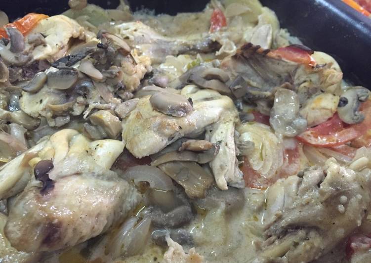 صينية دجاج بالصلصة البيضاء مع رز بالشعيرية