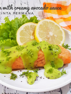 Foto resep Salmon with Creamy Avocado Sauce