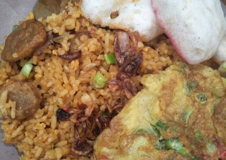 Nasi Goreng Baso Telur