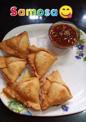 A picture of Samosas.