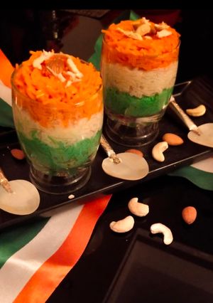 तिरंगा रबड़ी सेवई (Tiranga Rabdi sevai recipe in Hindi) रेसिपी मुख्य फोटो