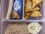 A picture of tuna and crackers
