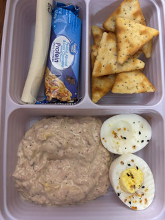 A picture of Tuna Delight Bento Box.