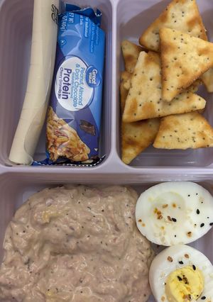 A picture of Tuna Delight Bento Box.