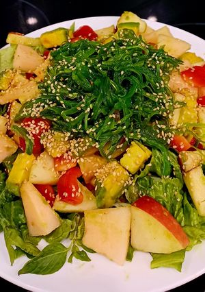 Hình của món Gỏi rau, củ, quả và rong biển.
