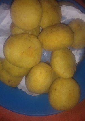 Una foto de Bombita de carne y queso