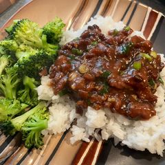 A picture of Mongolian Beef.