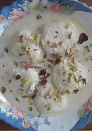A picture of Rasmalai.