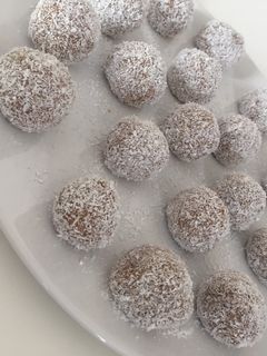 Diétás kókuszgolyó recept fotója